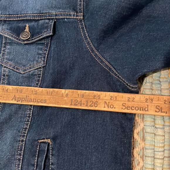 Jean jacket - Picture 7 of 9